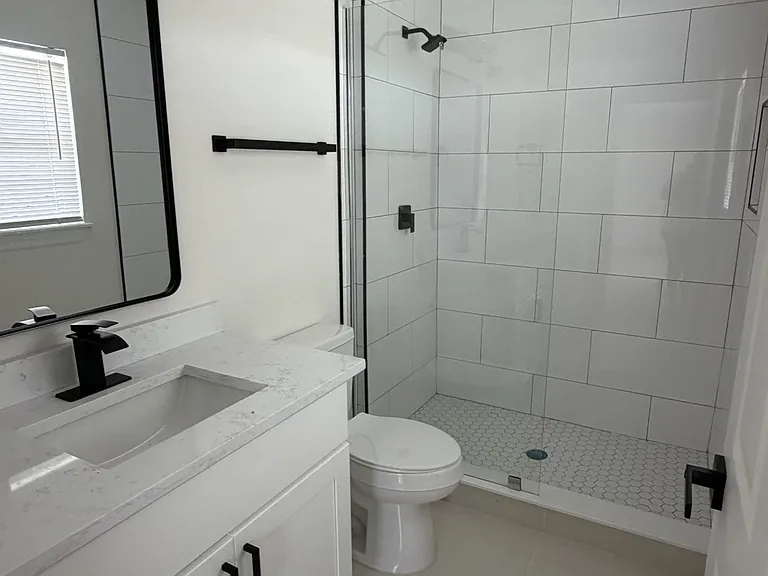 162 Cascade St #C — Photo 2