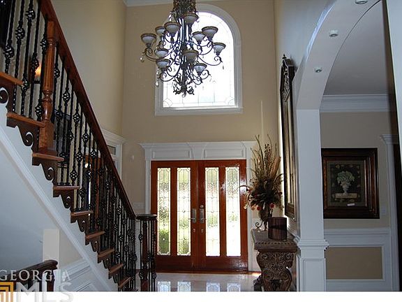 4th image of 2610 Wellington Way SE