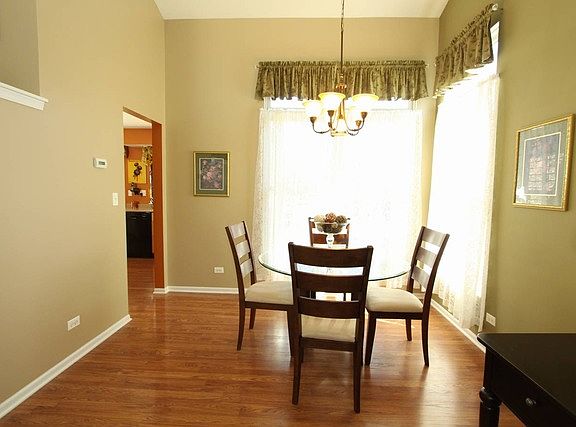 4th image of 844 Tallgrass Dr