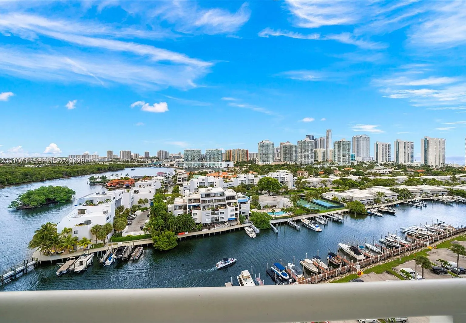Coastal Towers Condo — Photo 3