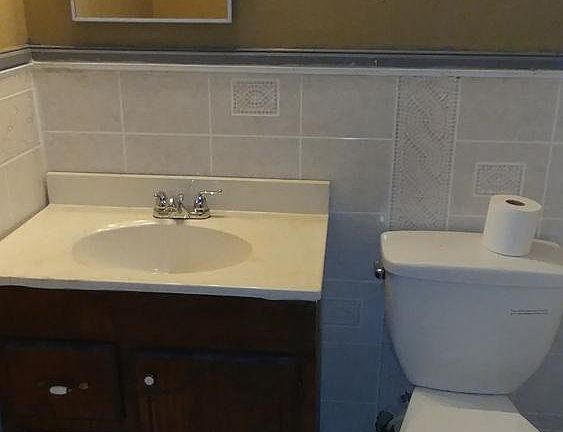 4th image of 1400 Garland Dr