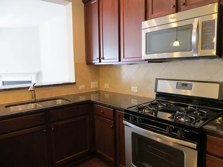 547 Libson St — Photo 10