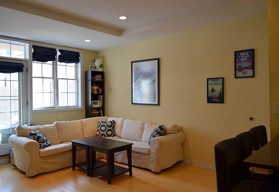 3rd image of 2519 35th St APT 1A