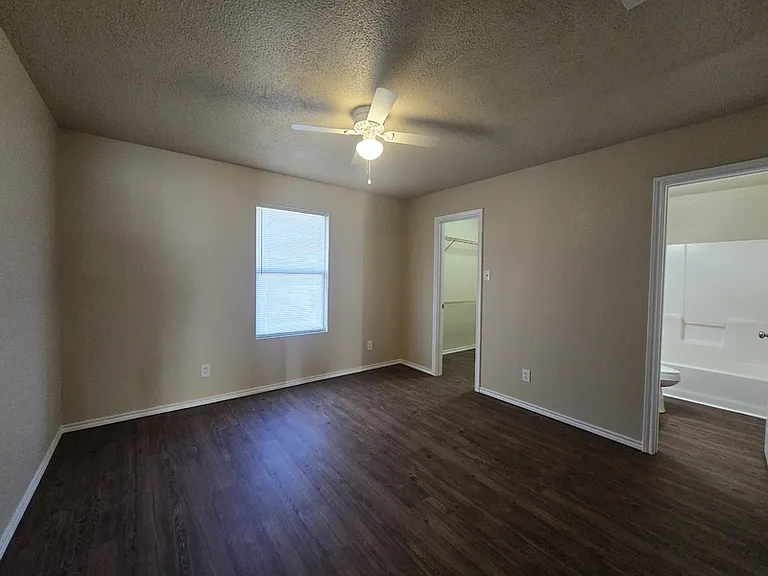10226 Country Hills Blvd — Photo 13