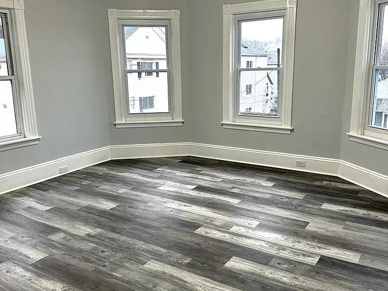19 Seymour St #3 — Photo 2