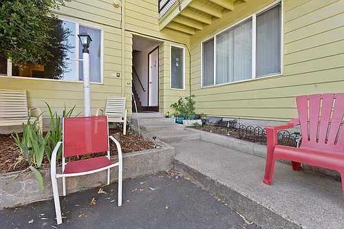 4633 SW Huber St Photo 1