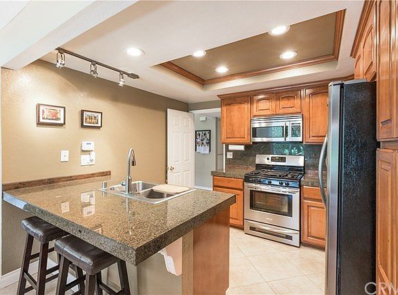 2nd image of 823 Live Oak Pl