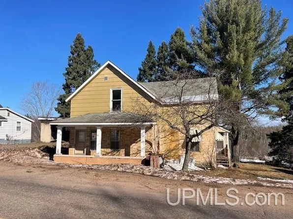 162 Saginaw St, Ishpeming, MI 49849