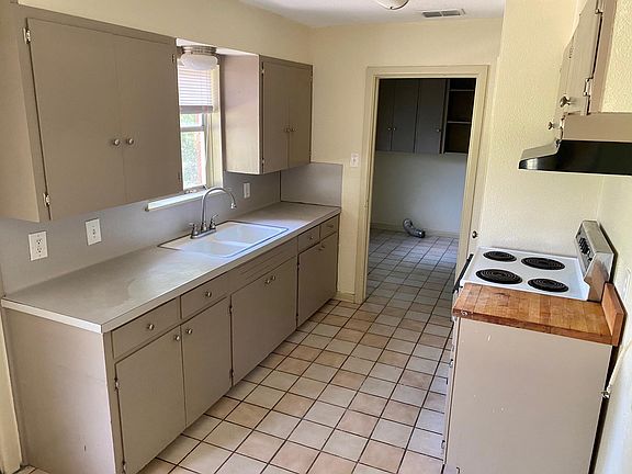 5th image of 5821 Shamrock Dr