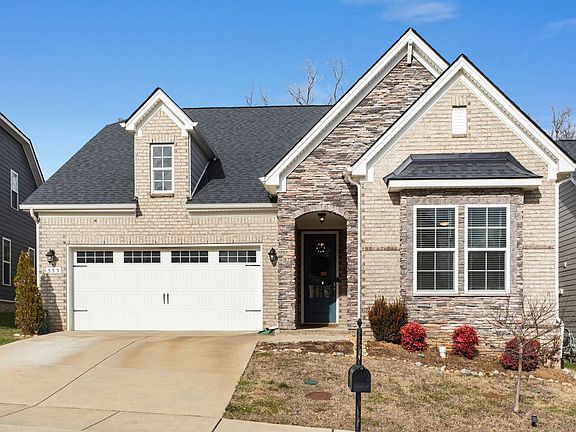 2nd image of 555 Montrose Dr