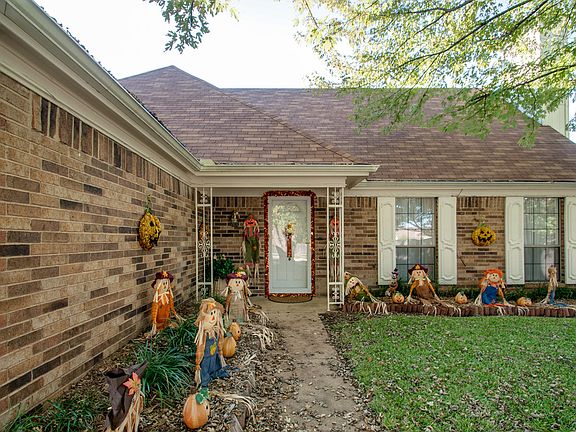 2nd image of 5105 Hilltop Ct