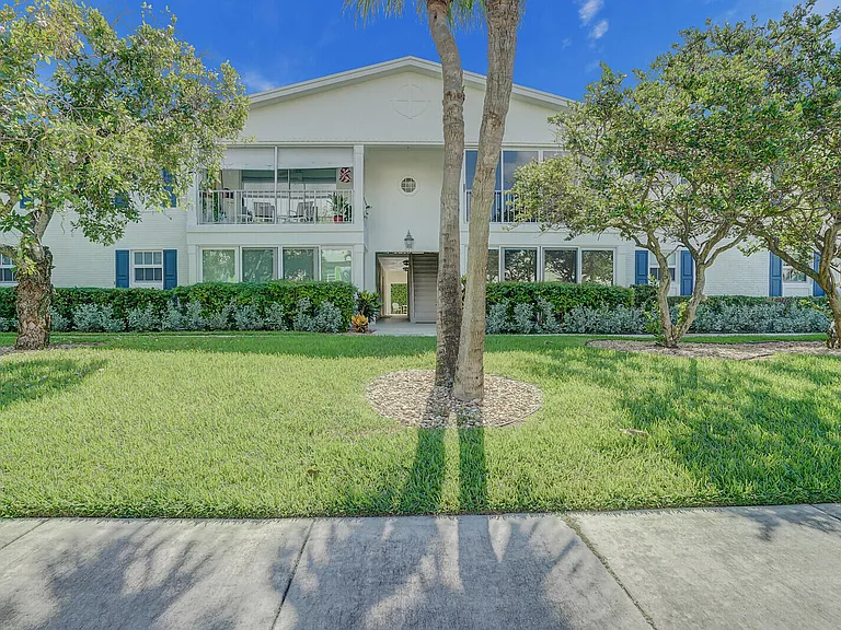 315 Venetian Dr #8 — Photo 25