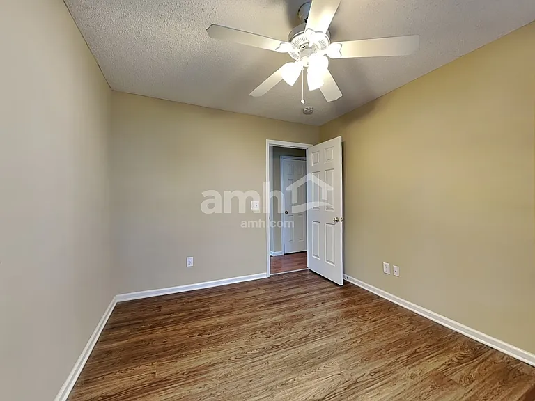 1795 Pebble Run Ln — Photo 16