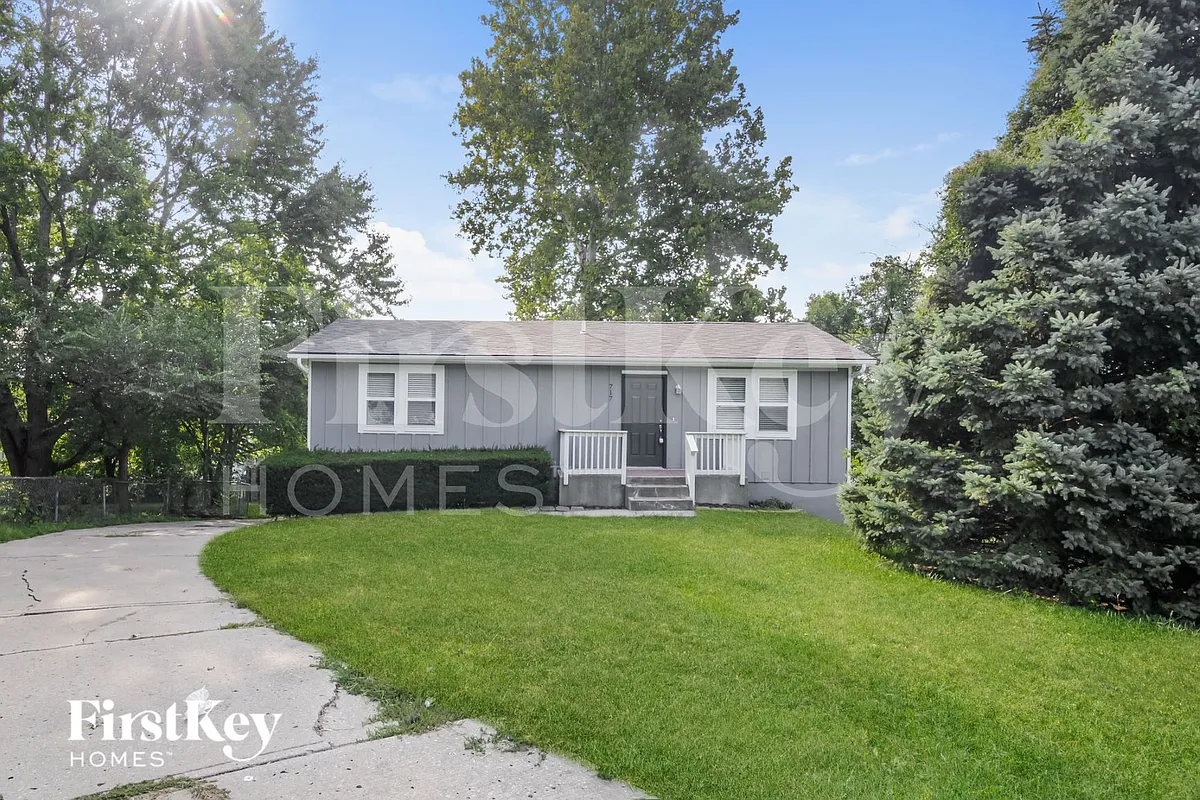 Building Photo - 717 NE Westwind Dr
