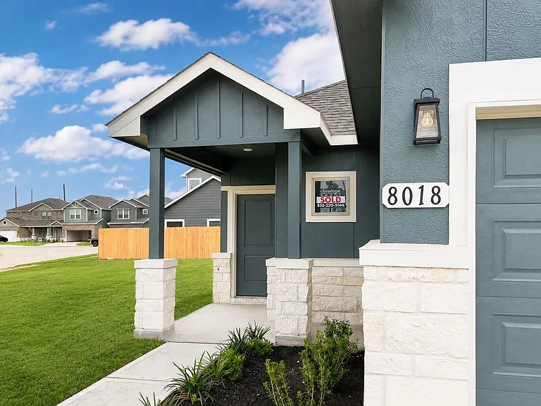 8018 Fijian Cypress Dr — Photo 4