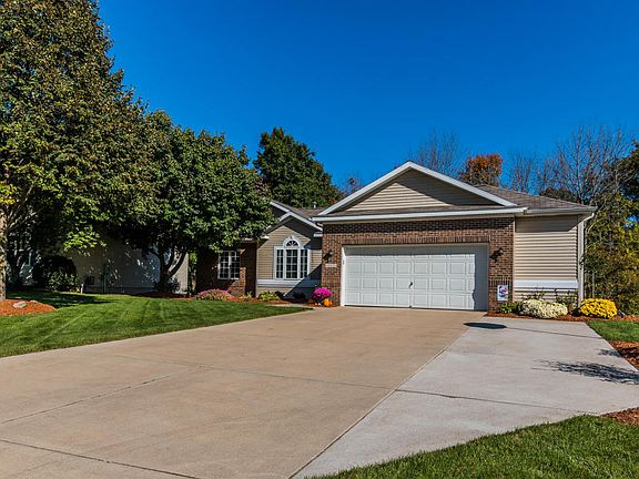2nd image of 10825 Thornberry Way