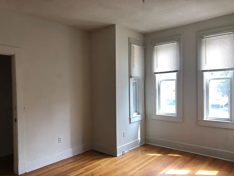 16 Graves Ave #A — Photo 8