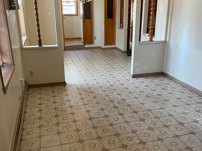 276 N 10th St #1R — Photo 4
