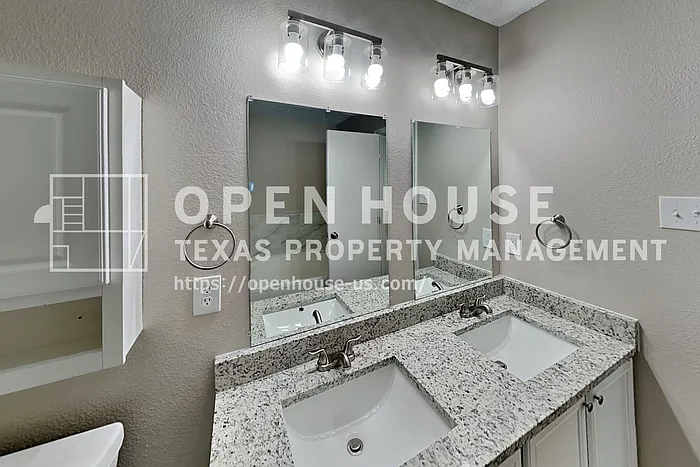 4900 Parkview Hills Ln — Photo 8