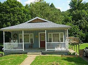 2nd image of 1943 White Oak Dr