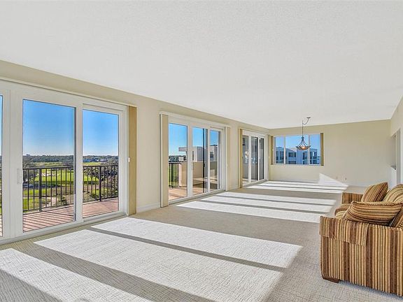 3rd image of 6 BELLEVIEW BOULEVARD #801