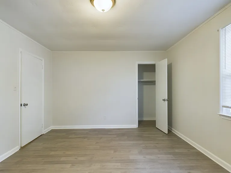 614 Eastview Ct #D — Photo 17