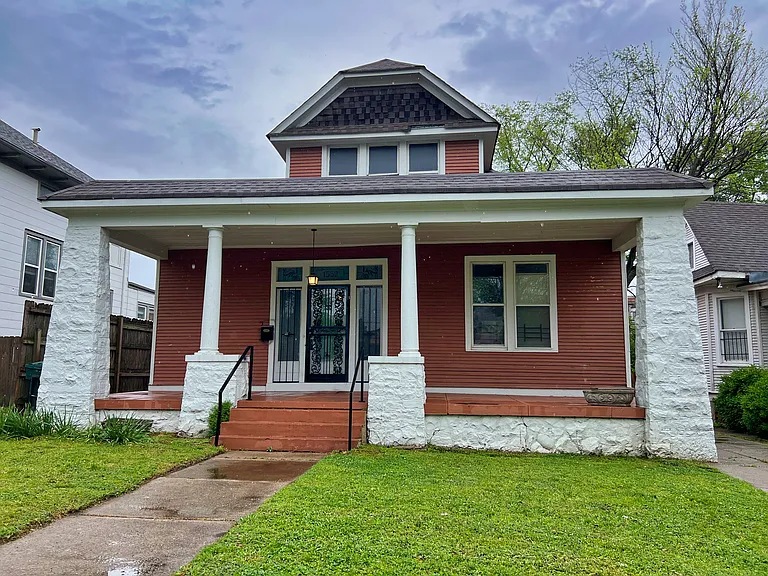 1552 Monroe Ave — Photo 1