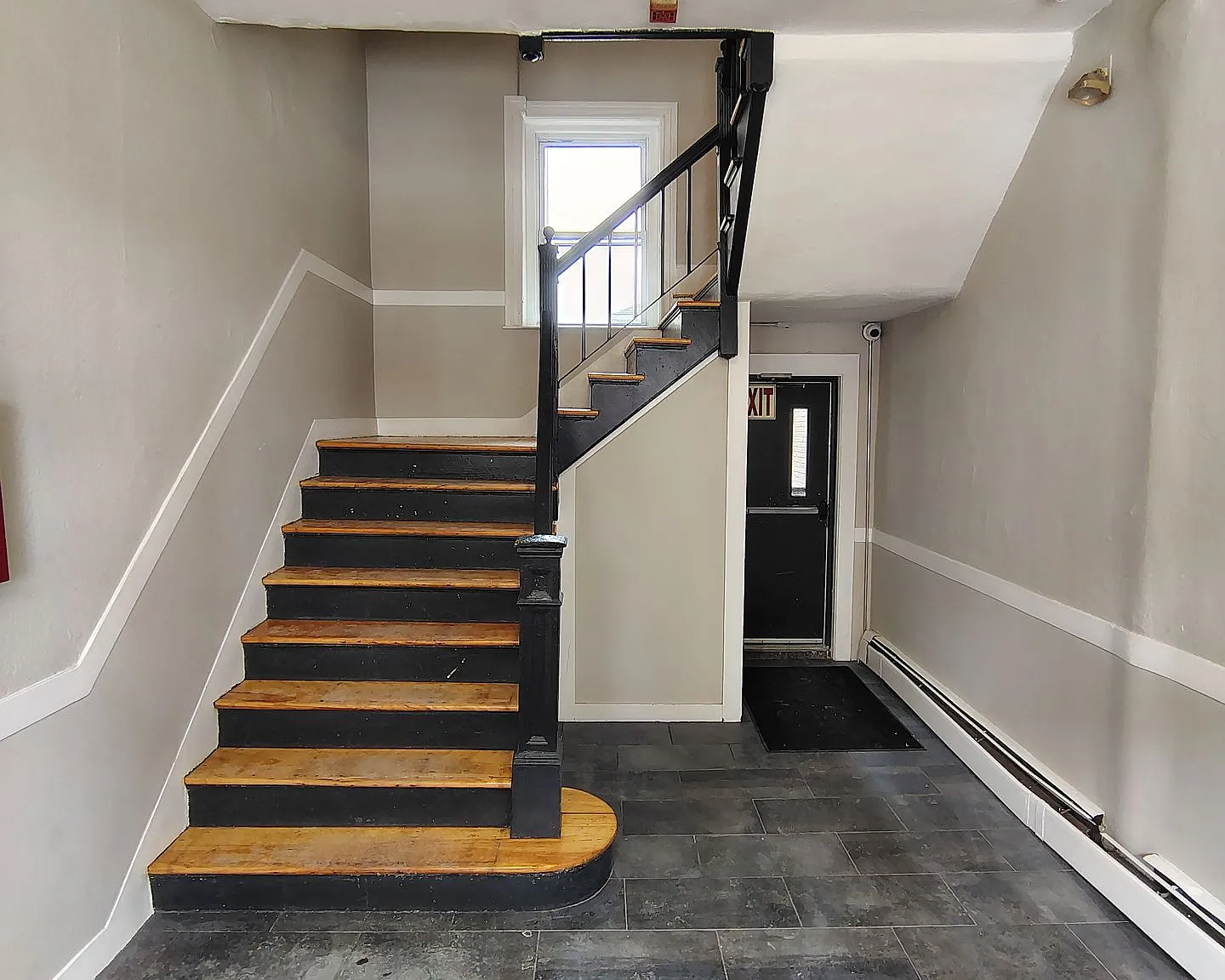 260 Washington Apartments Modern Living in the Heart of Salem — Photo 4