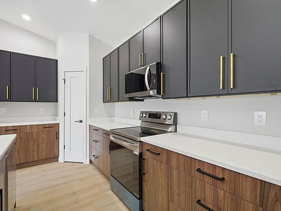 5th image of 1375 Morado Dr