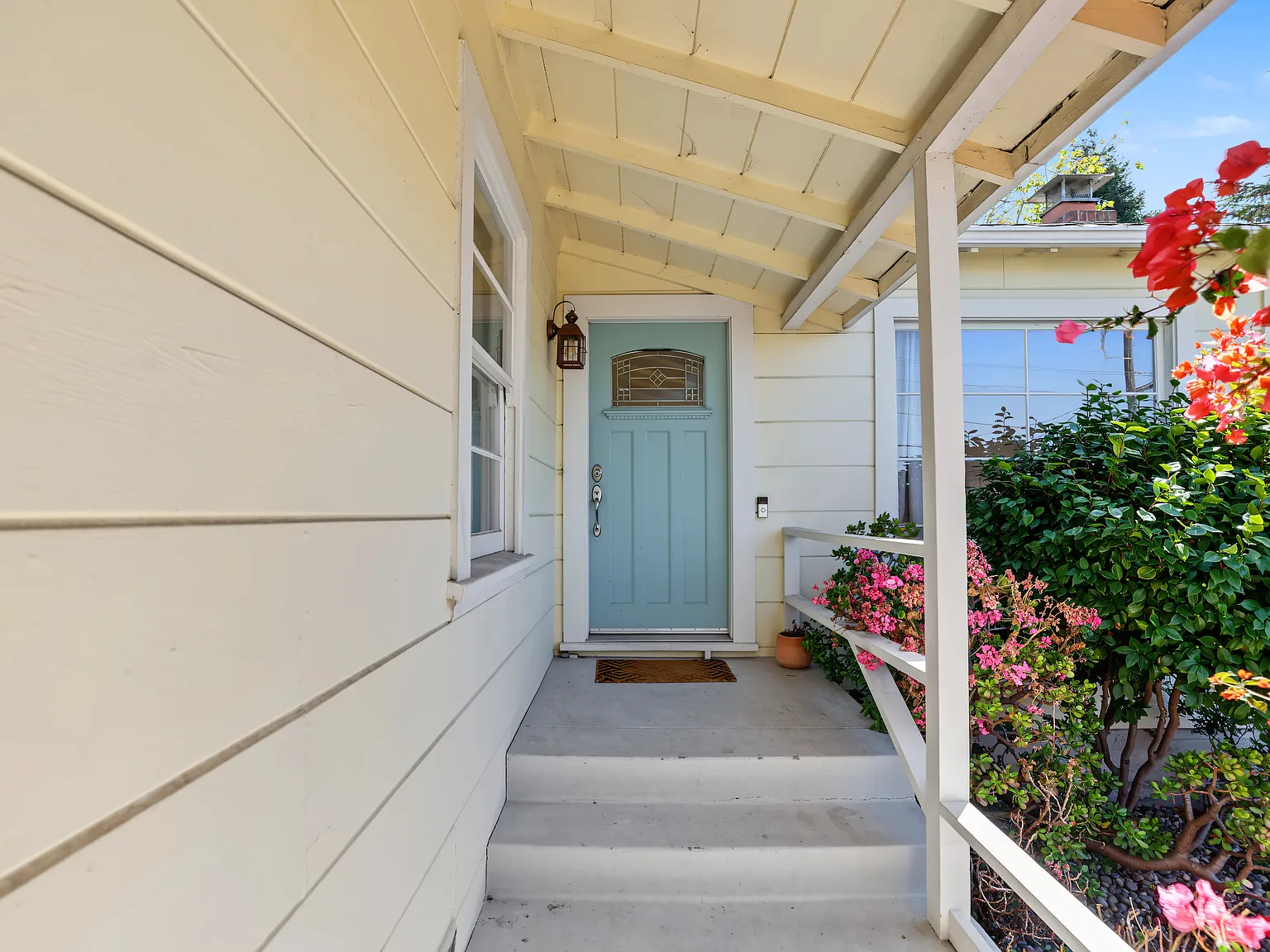 2 bed, 1.0 bath, 1116 sqft, $3,900 — Photo 3