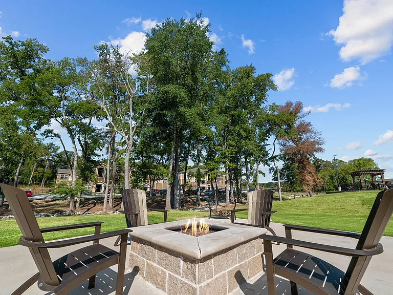Pebble Brook Apartments — Photo 11