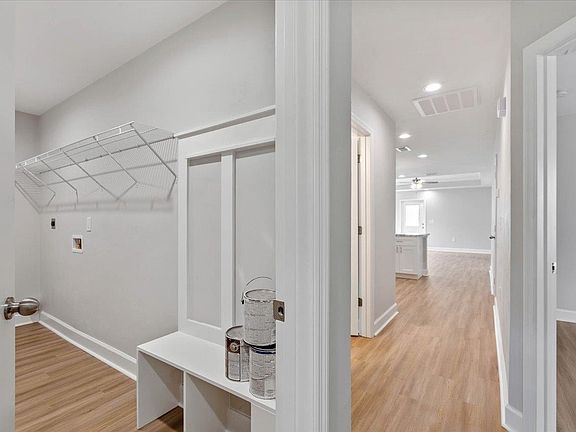 5th image of 2207 Holton St