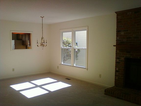 Dining pass thru to kitchen