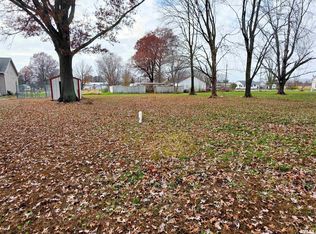 101 S Watkins St, Cisne, IL 62823