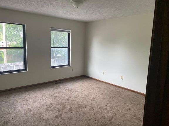 4th image of 81 Dickey Ave #81