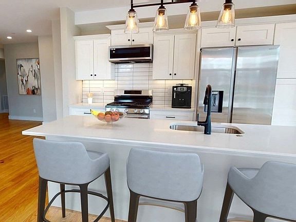 2nd image of 81 Chestnut Hill Ave #1R