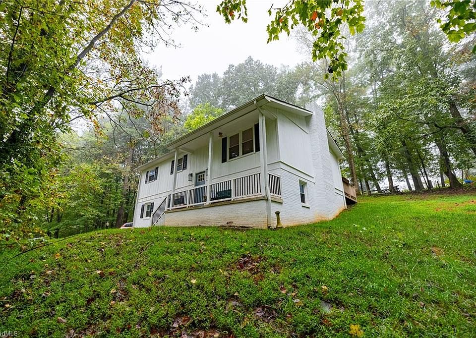 1st image of 140 Greenbriar Ln