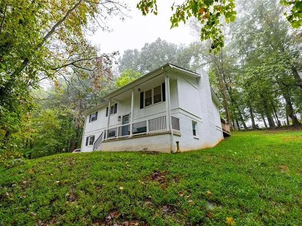 140 Greenbriar Ln, Millers Creek, NC 28651