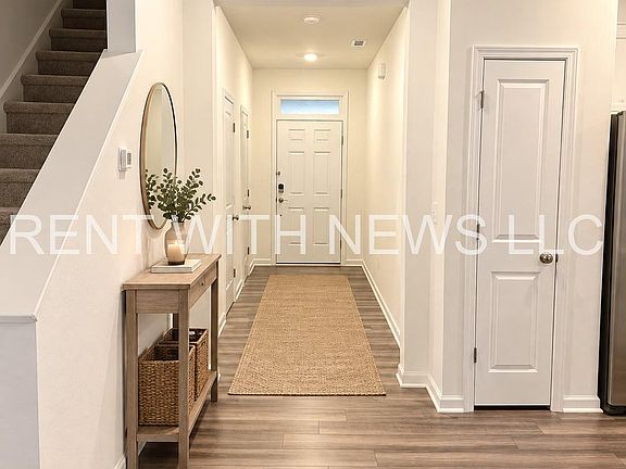 2nd image of 380 Thompson Overlook Way