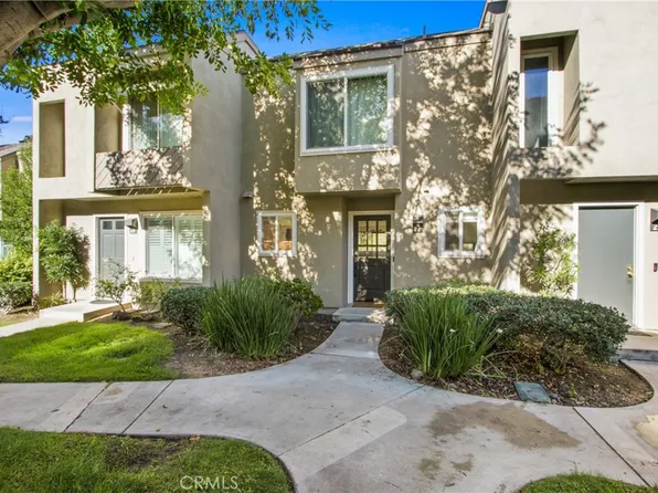307 N Singingwood St Unit 22, Orange, CA 92869