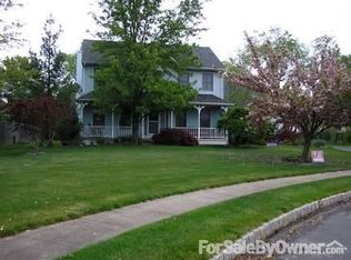 10 Chelsea Ct, Dayton, NJ