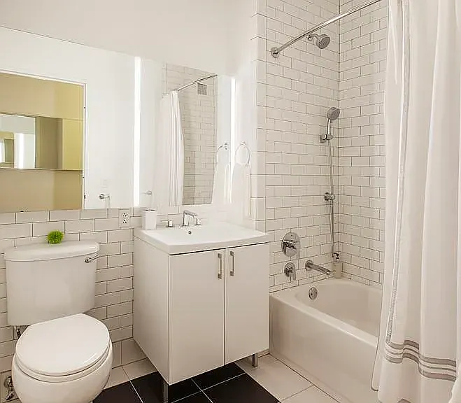 70 Pine St #1013 — Photo 3