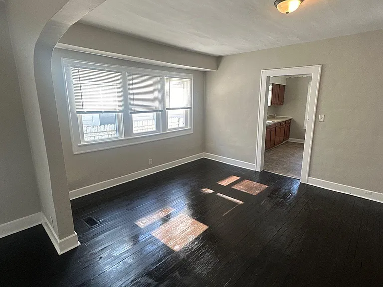 1122 King Ave — Photo 16