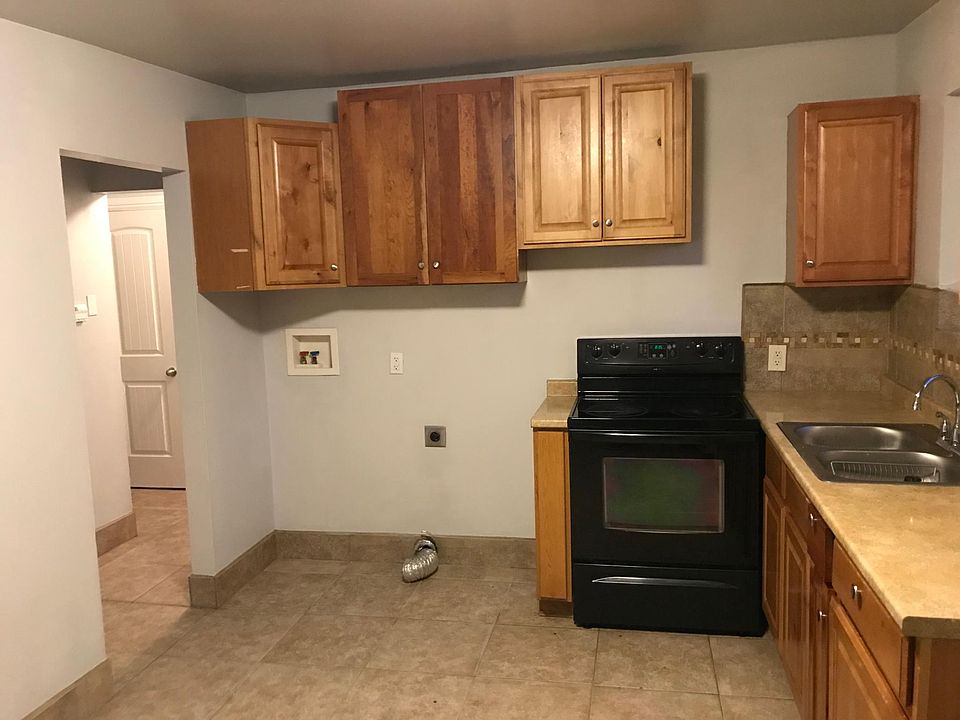 2nd image of 423 E Welby Ave #2