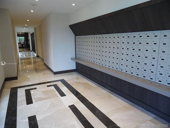 5th image of 20505 E Country Club Dr APT 2032