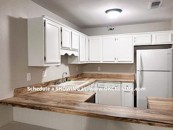 2nd image of 8124 Stonebrook Dr