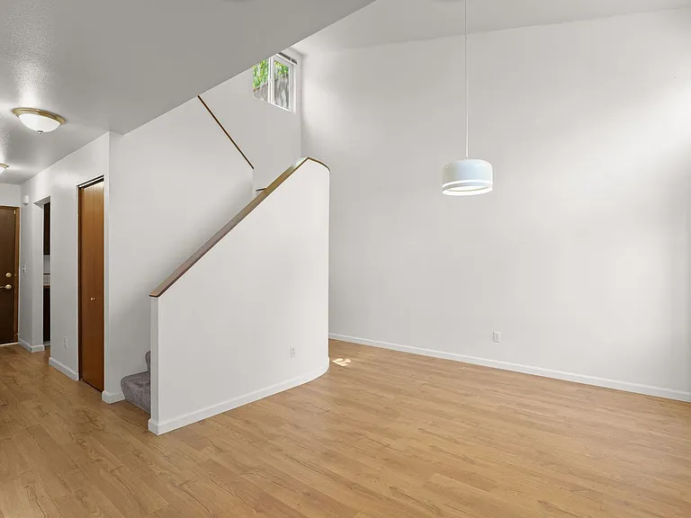 17570 NW Shorewood Dr — Photo 12
