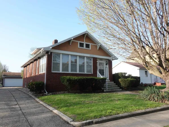 1348 E Knox St, Galesburg, IL 61401