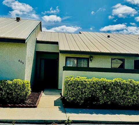 3rd image of 605 SW Jeanne Street