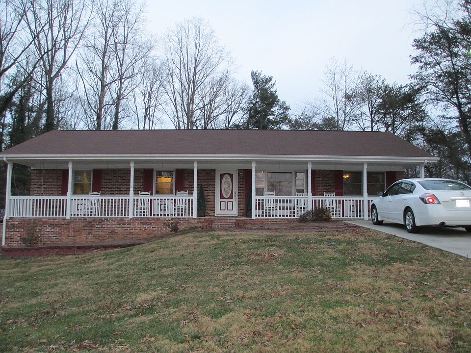 1st image of 201 Ester Dr